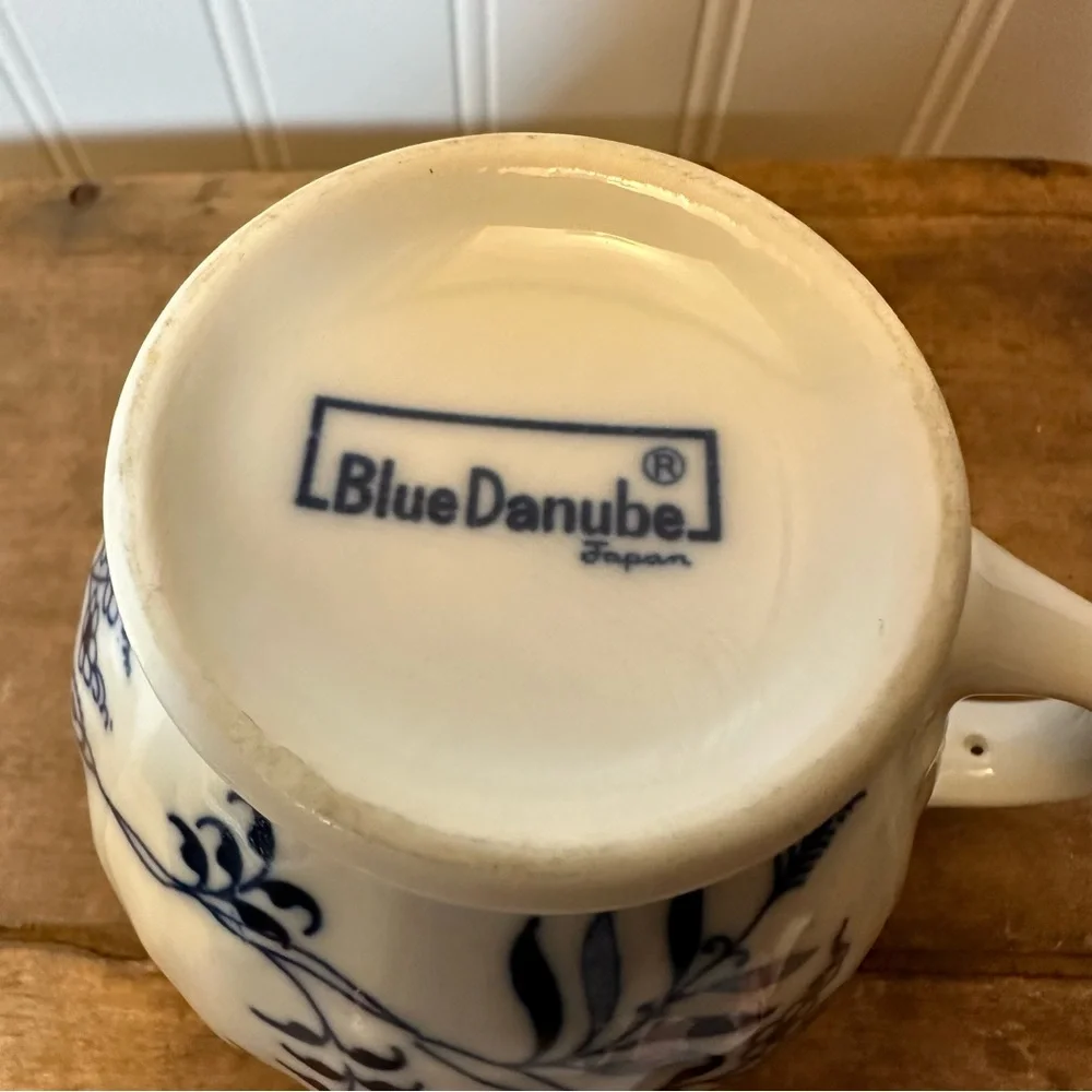 Blue Danube Japan Creamer - Meissen Blue Onion Motif